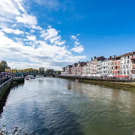 Duplex Typique Centre Apartamento