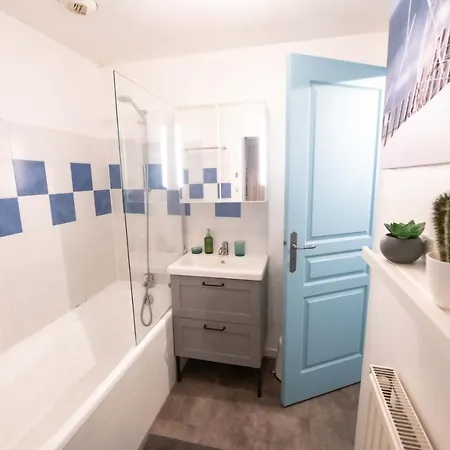 Duplex Typique Centre Apartment *