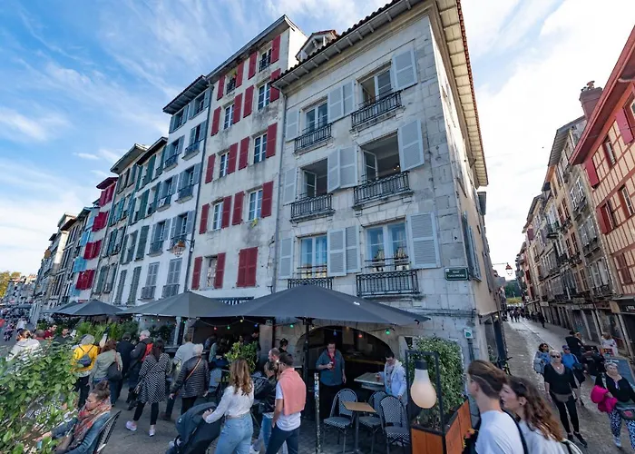 Duplex Typique Centre 公寓 *